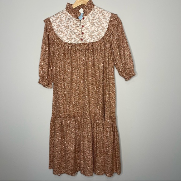 Dresses & Skirts - Juniors vintage size 9 brown floral prairie dress‎ gown